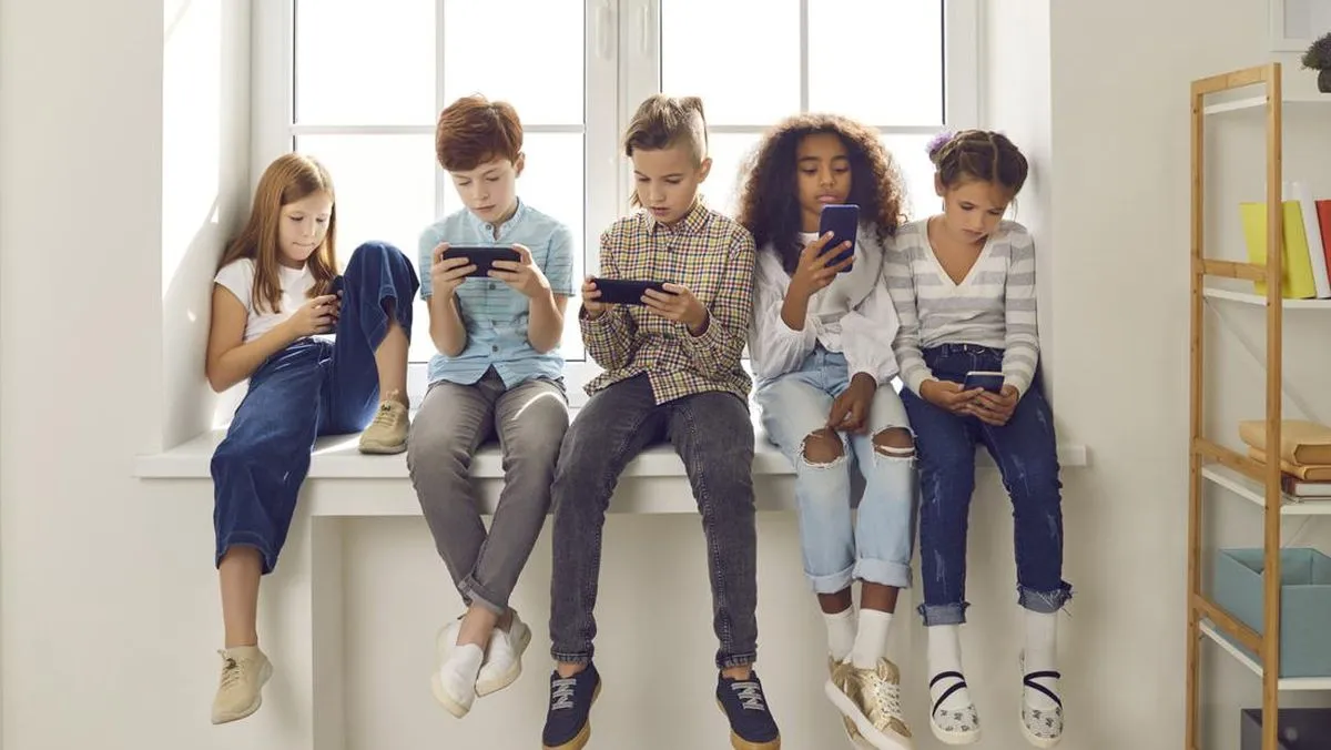 Pembaruan Kebijakan Digital: Platform Wajib Verifikasi Usia Pengguna guna Lindungi Anak