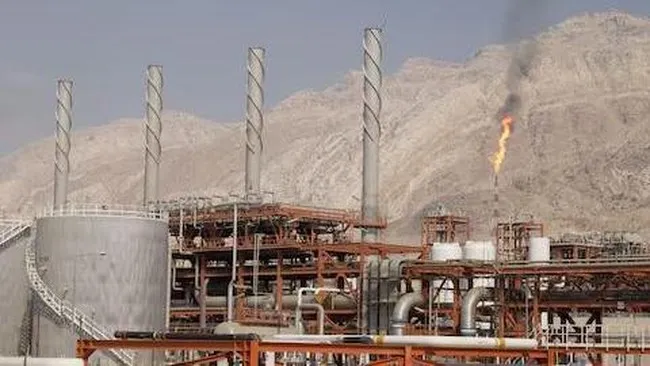 Konflik Timur Tengah Memanas: Serangan ke Fasilitas Energi Iran Picu Ketegangan Global dan Ancaman Trump