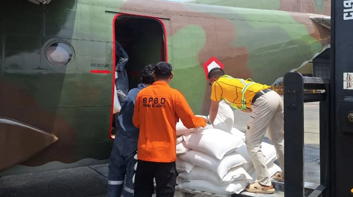 Teknologi Modifikasi Cuaca Diterapkan BMKG Jatim untuk Kelancaran Arus Mudik Lebaran