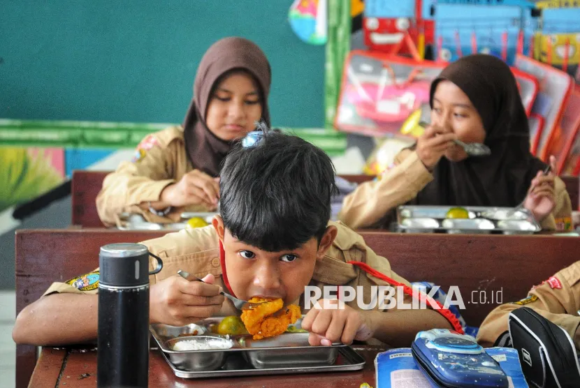 Strategi Pemerintah Pacu Ekonomi: MBG, Perumahan Rakyat, dan UMKM Kunci Pertumbuhan 8 Persen