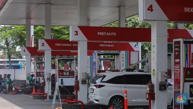Prabowo Perintahkan Evaluasi Skema Subsidi BBM Antisipasi Gejolak Energi Global