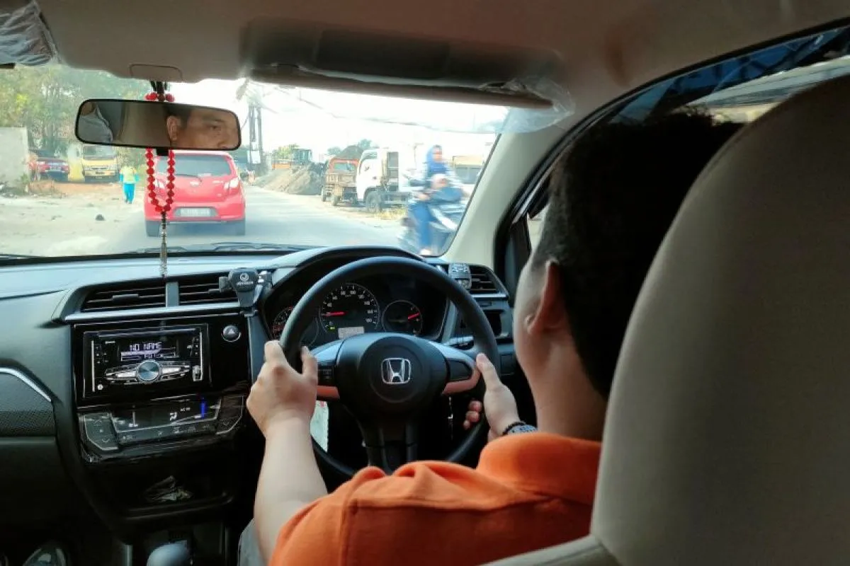 Tips Efektif Menghemat Bahan Bakar Mobil Anda Saat Kelangkaan BBM Melanda