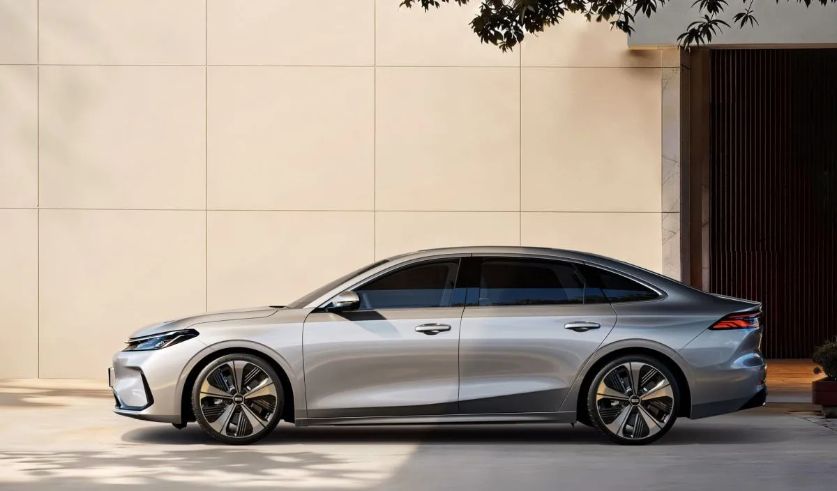 Geely Ungkap Wajah Galaxy A7 EV: Sedan Listrik Baru dengan Teknologi Canggih