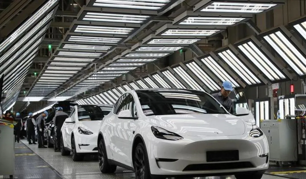 Belanda Jadi Pionir Eropa: Tesla Diizinkan Uji Coba Sistem Otonomos di Jalan Umum