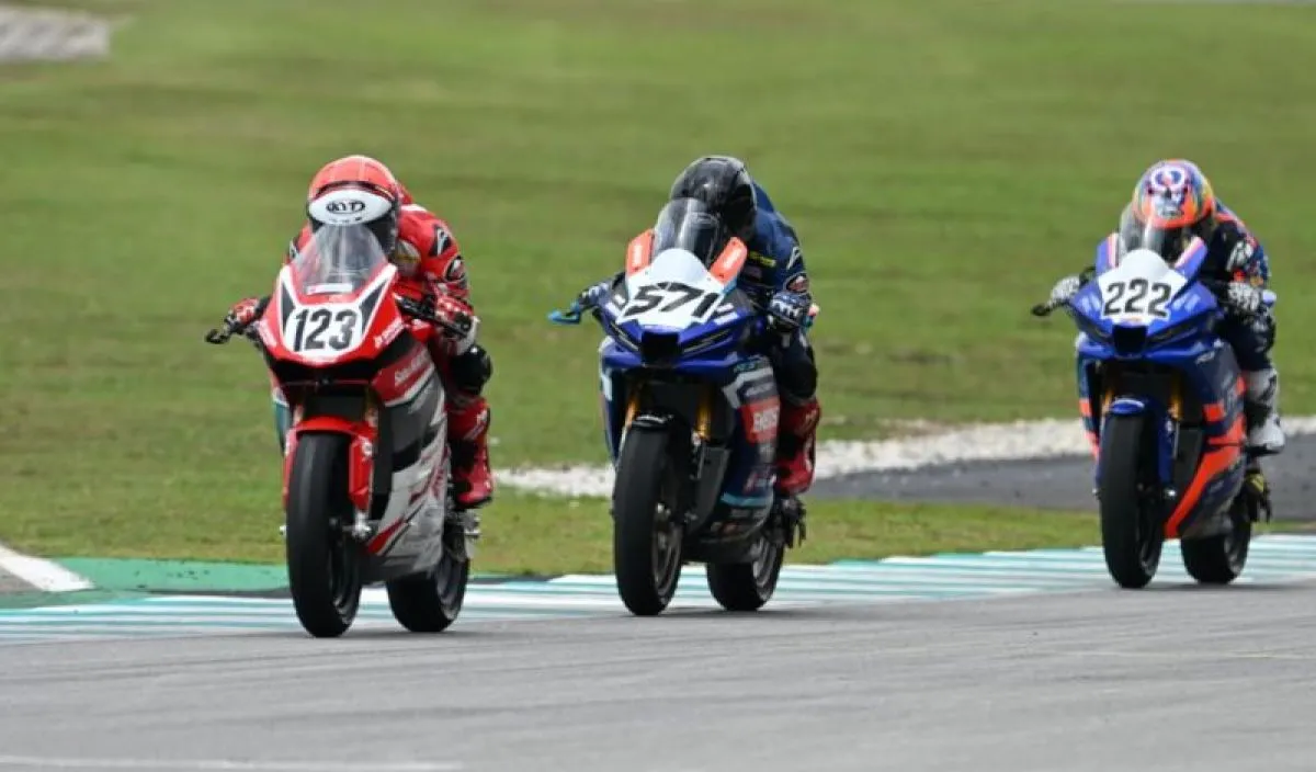 Rheza Danica Juarai ARRC Sepang 2026: Manuver Dramatis Bawa AHRT Raih Podium Ganda