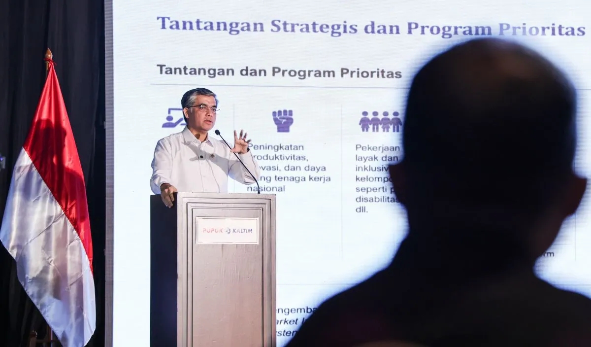 Adaptasi AI: Menaker Dorong Pekerja Indonesia Tingkatkan Kompetensi di Tengah Revolusi Teknologi