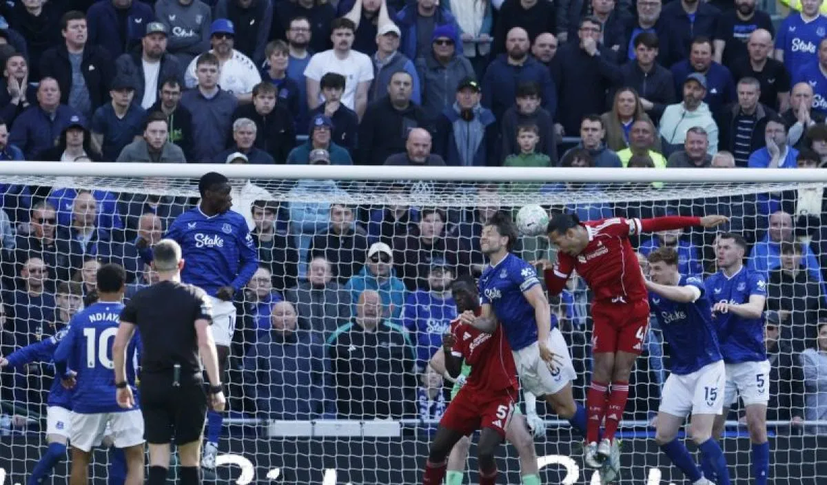 Persaingan Sengit Juara Liga Inggris: Arsenal Memimpin Tipis, Manchester City Siap Mengkudeta