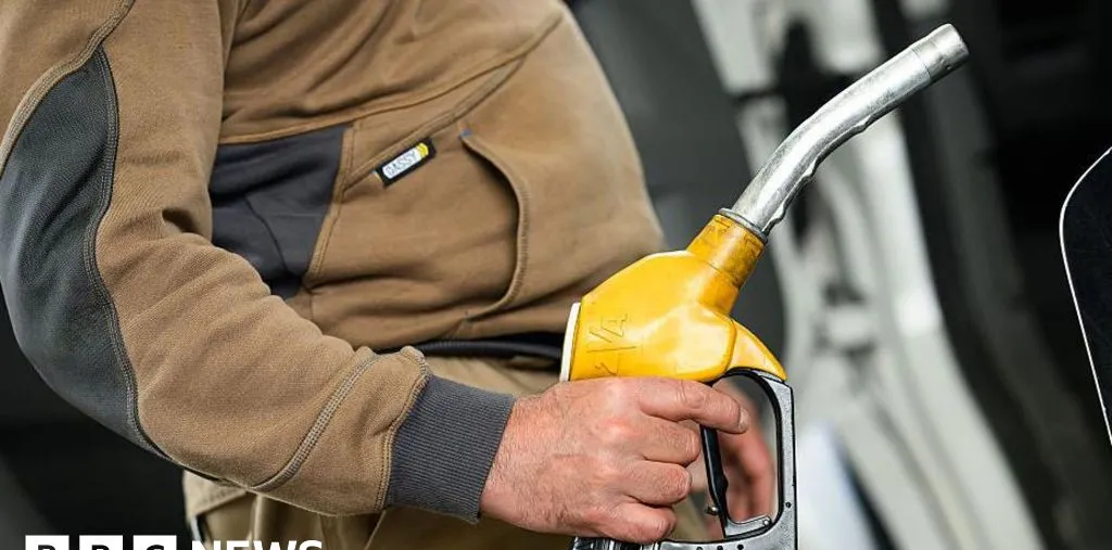 Harga Minyak Berfluktuasi Akibat Ketidakpastian Perundingan AS-Iran
