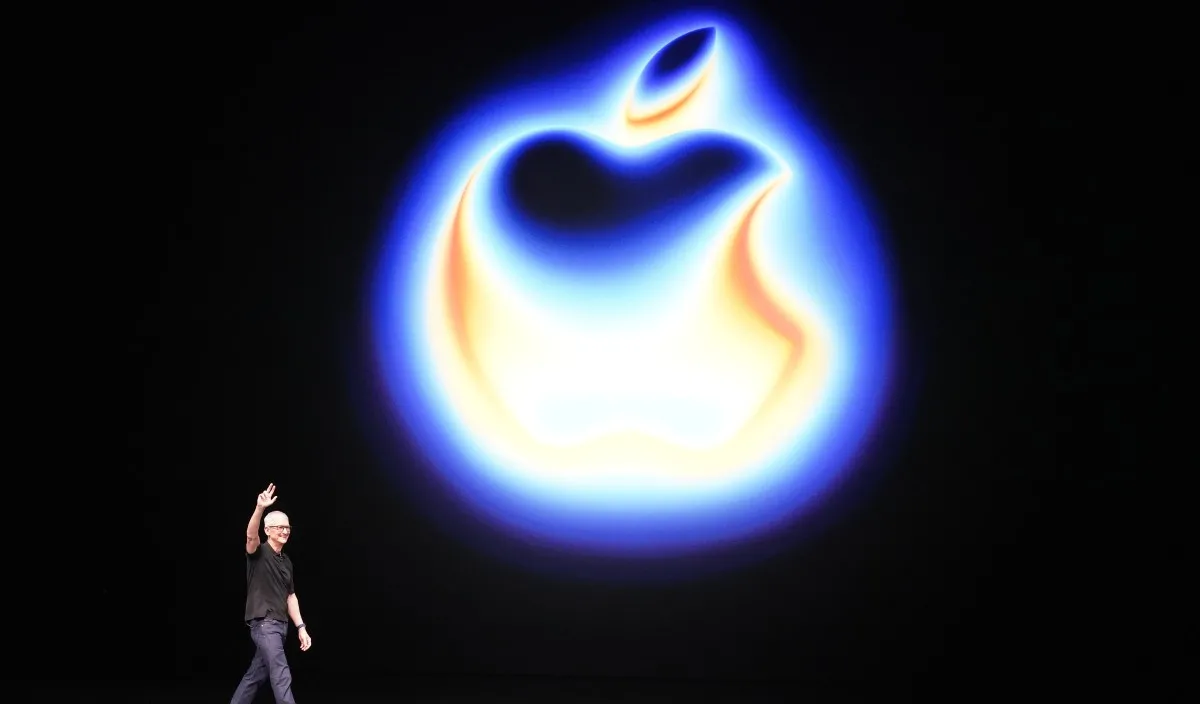 Tim Cook Mundur dari Jabatan CEO Apple Setelah 15 Tahun, John Ternus Gantikan