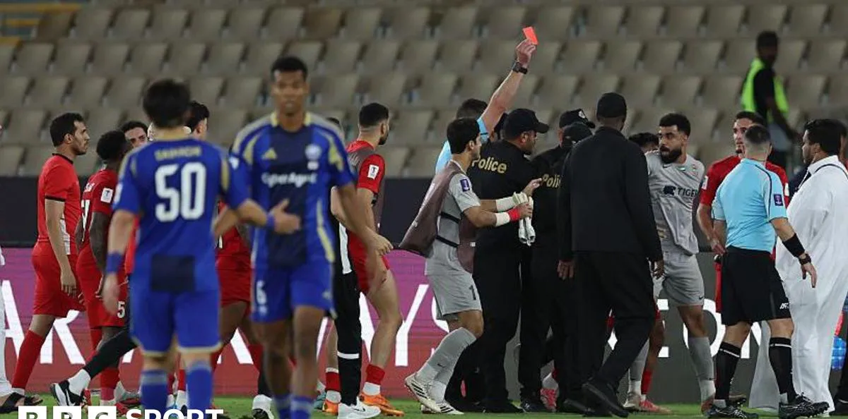 VAR Buat Wasit Diiringi Polisi Usai Laga Liga Champions Asia