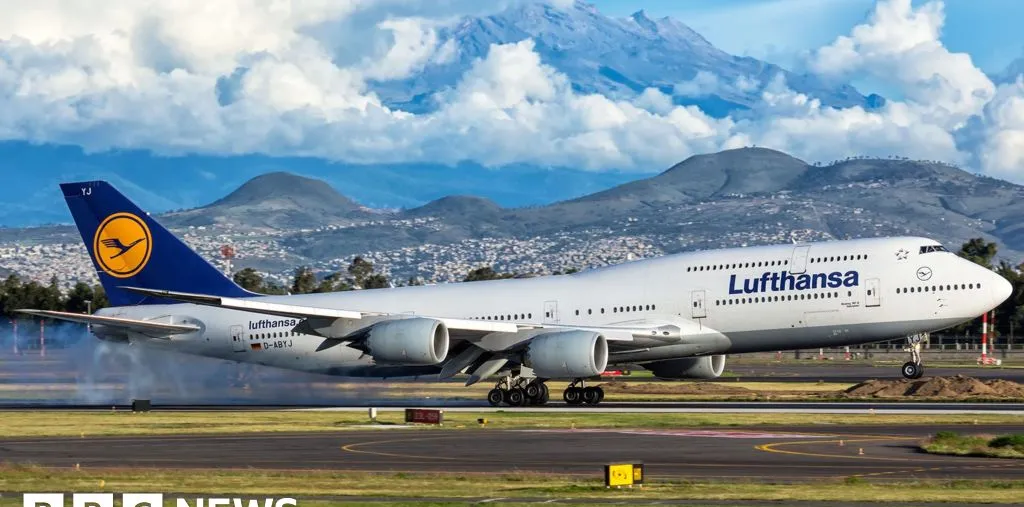 Lufthansa Batalkan 20.000 Penerbangan Musim Panas Akibat Lonjakan Harga Bahan Bakar