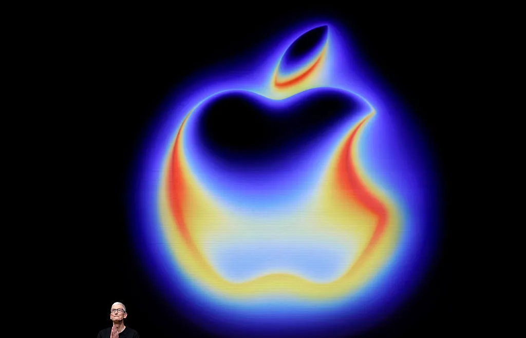 Tim Cook Akan Mundur dari Jabatan CEO Apple, John Ternus Siap Mengambil Alih