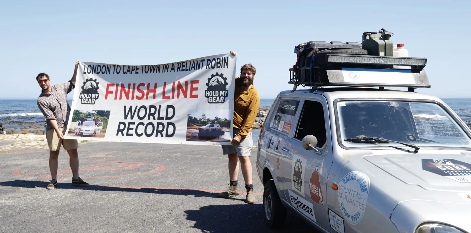 Reliant Robin Pecahkan Rekor Perjalanan 21.000 Km Melintasi Afrika