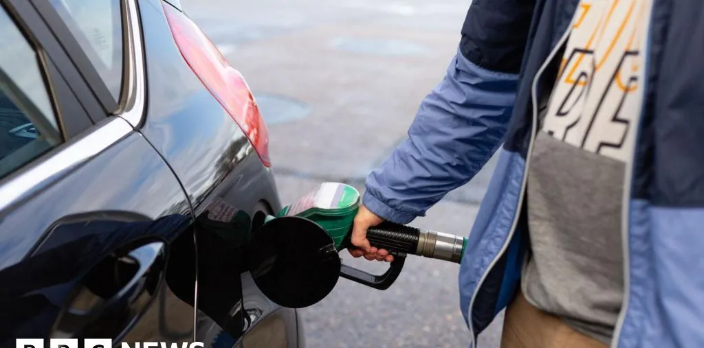 Harga Minyak Meroket ke $117 Menyusul Laporan Blokade Iran yang 'Diperpanjang'