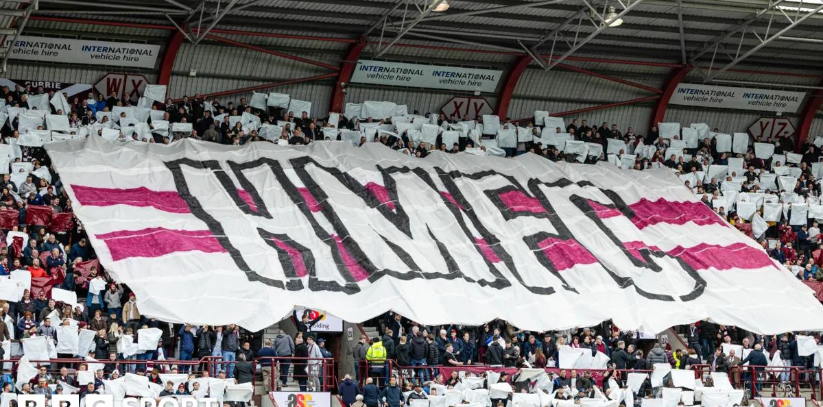 Derek McInnes Ajak Suporter Hearts Penuhi Tynecastle Hadapi Rangers