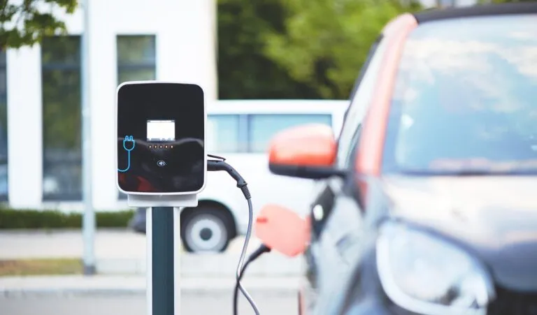 Analisis: Apakah Tesla (TSLA) Saham yang Menarik untuk Dibeli?