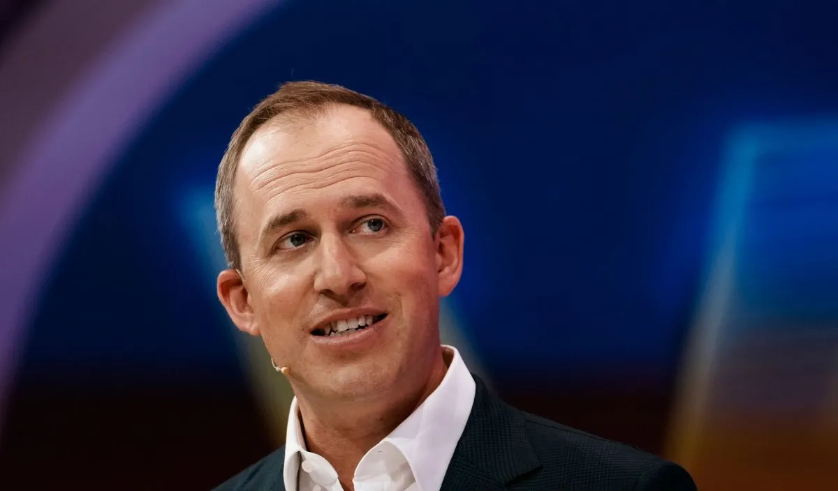 Startup AI Sierra Raih Pendanaan $950 Juta, Dorong Valuasi di Atas $15 Miliar
