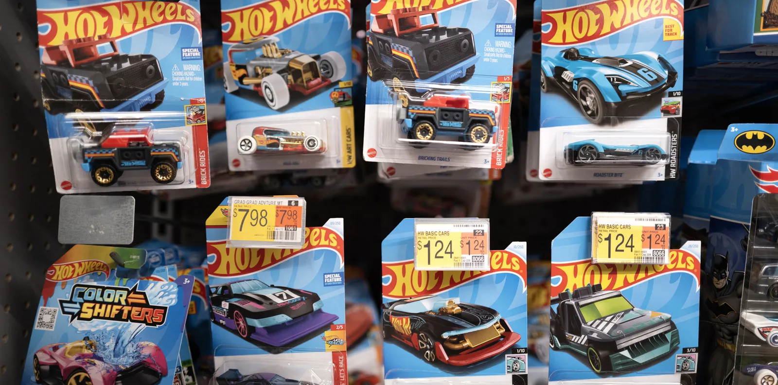 Tumpukan 363 Mobil Hot Wheels Ditemukan di Pinggir Jalan Tacoma