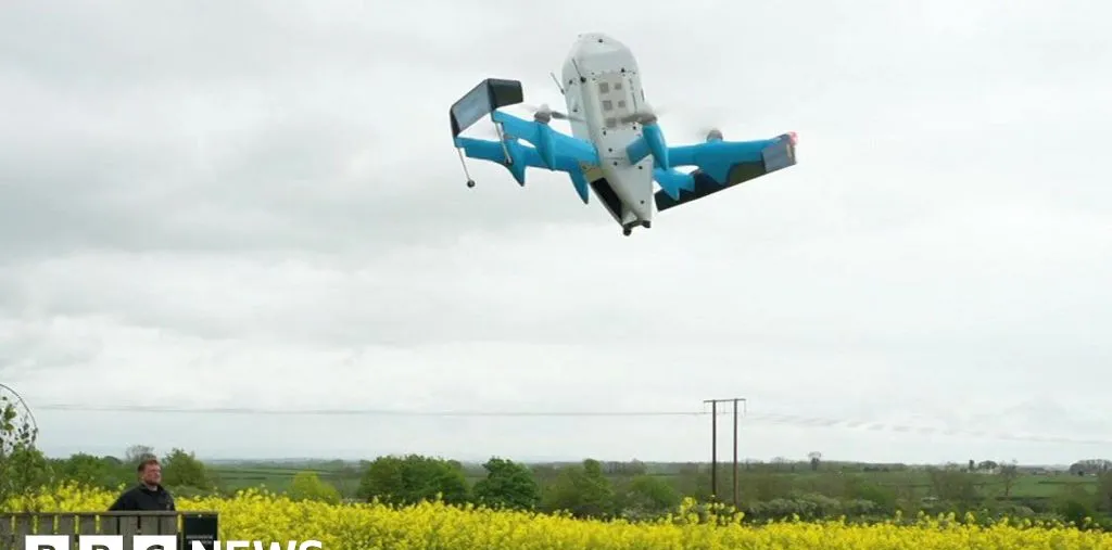 Amazon Mulai Layanan Pengiriman Paket Pertama dengan Drone di Inggris