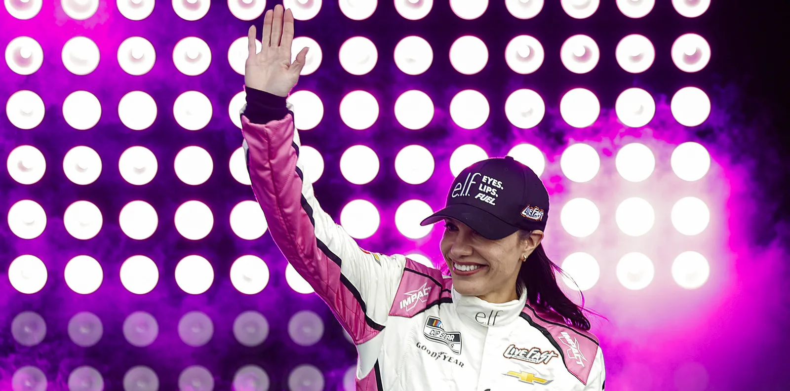 Katherine Legge Pecahkan Sejarah sebagai Wanita Pertama yang Ikuti Indy 500 dan Coca-Cola 600 di Hari yang Sama