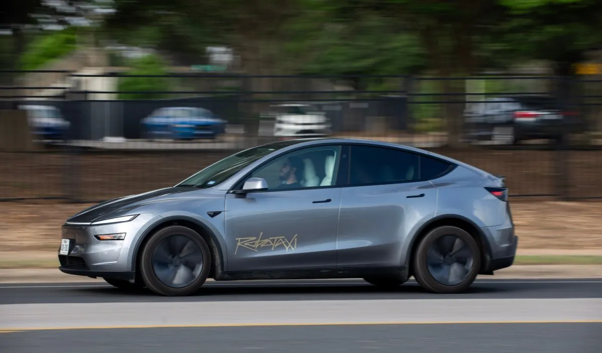 Tesla Ungkap Dua Kecelakaan Robotaxi yang Melibatkan Operator Jarak Jauh