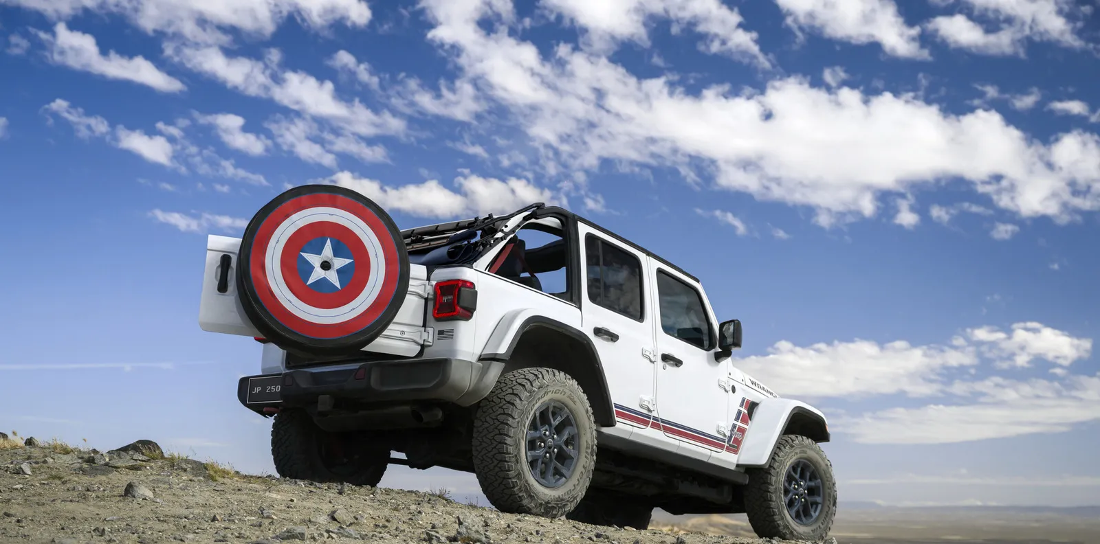 Jeep Luncurkan Wrangler Edisi America250 dengan Komik Marvel Bertema Perang Dunia II