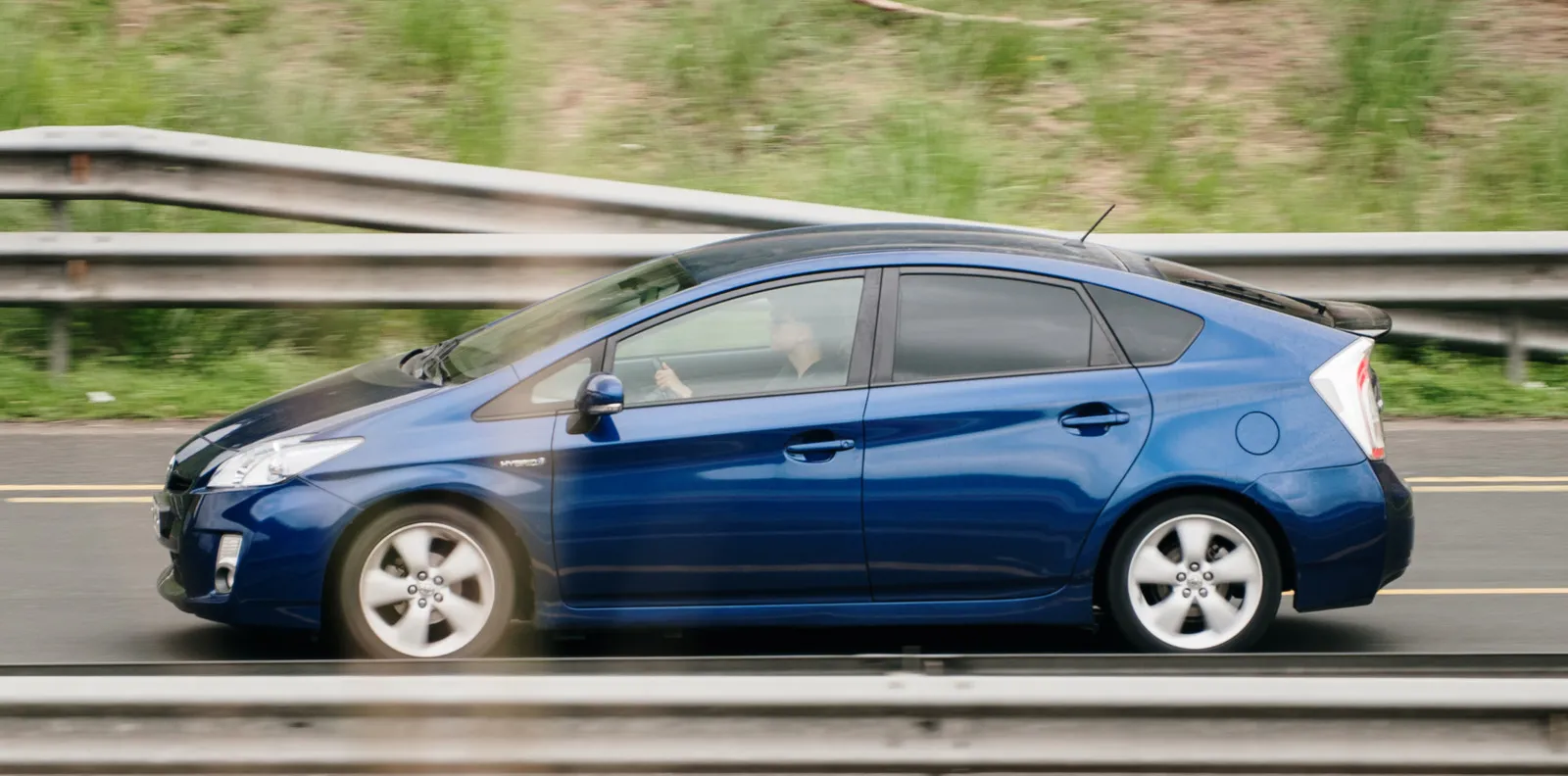 Cara Mobil Hybrid Mengisi Daya Baterai Saat Berkendara