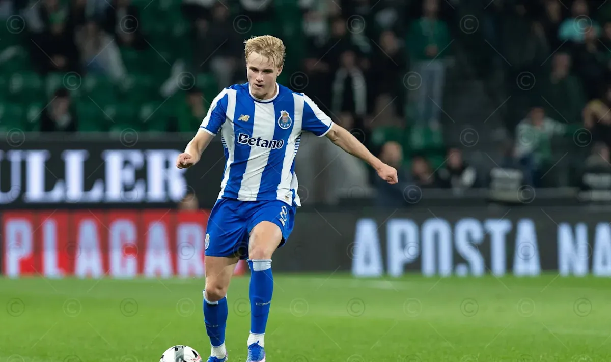 Liverpool dan Arsenal Pantau Wonderkid 20 Tahun Porto, Victor Froholdt