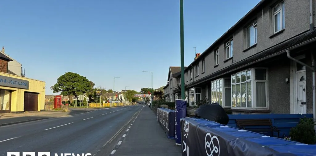 Delapan Penonton dan Satu Pembalap Cedera Akibat Kecelakaan Latihan Balap TT Isle of Man