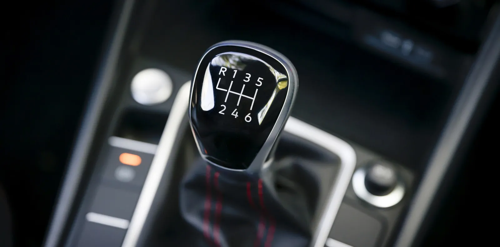 Volkswagen Hentikan Transmisi Manual pada Jetta GLI Mulai 2027