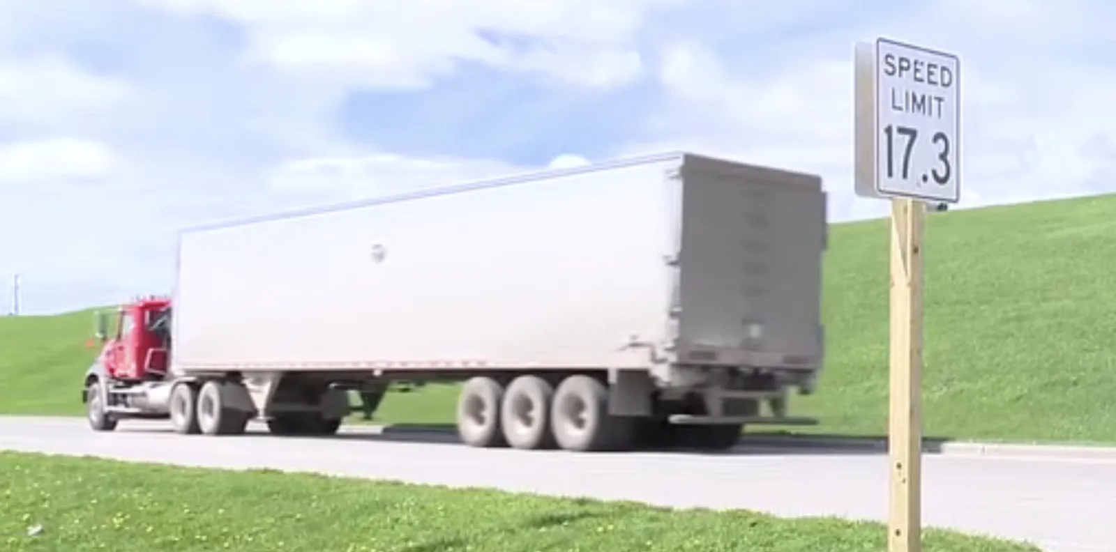 Wisconsin Pasang Rambu Batas Kecepatan 27,8 Km/Jam untuk Menarik Perhatian Pengemudi