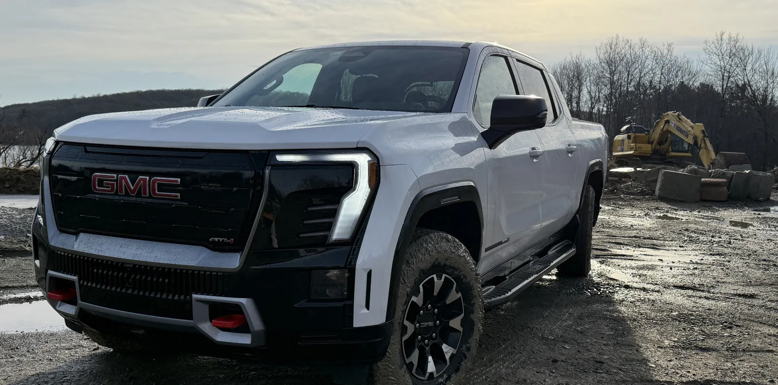 GMC Sierra EV AT4 2026 Perbaiki Masalah Kestabilan Dibandingkan Model Denali