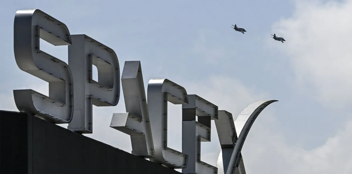 SpaceX Siapkan 'Ekuitas Signifikan' untuk Transaksi Masa Depan, Muncul Spekulasi Merger dengan Tesla