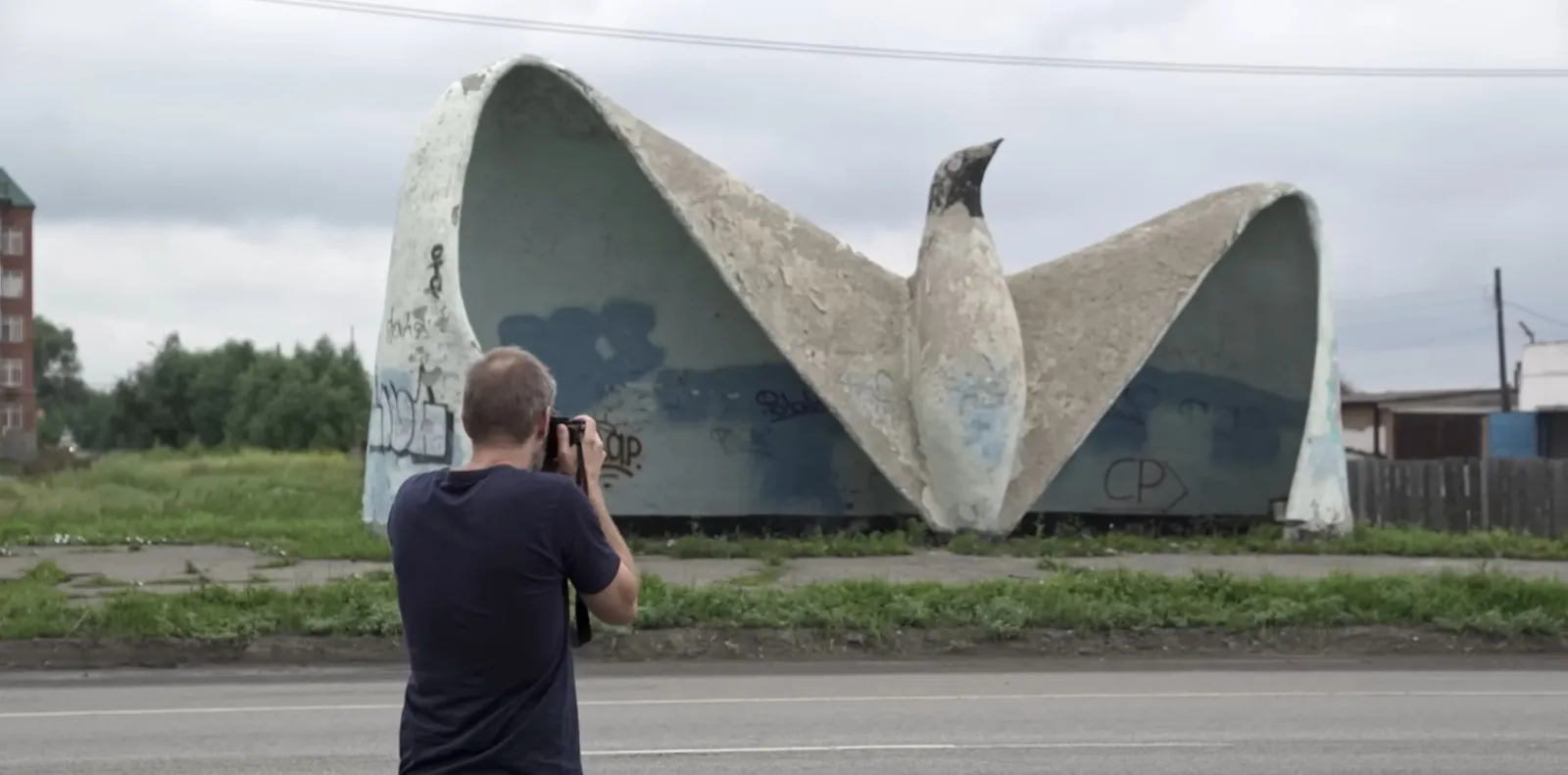 Keindahan Tak Terduga di Halte Bus Era Uni Soviet