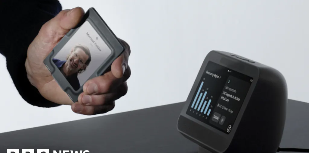 Microsoft Uji Coba Perangkat AI Wearable untuk Pekerja Kantoran