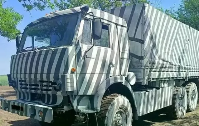 Kamuflase Kendaraan Militer Rusia Berpotensi Menipu Drone AI