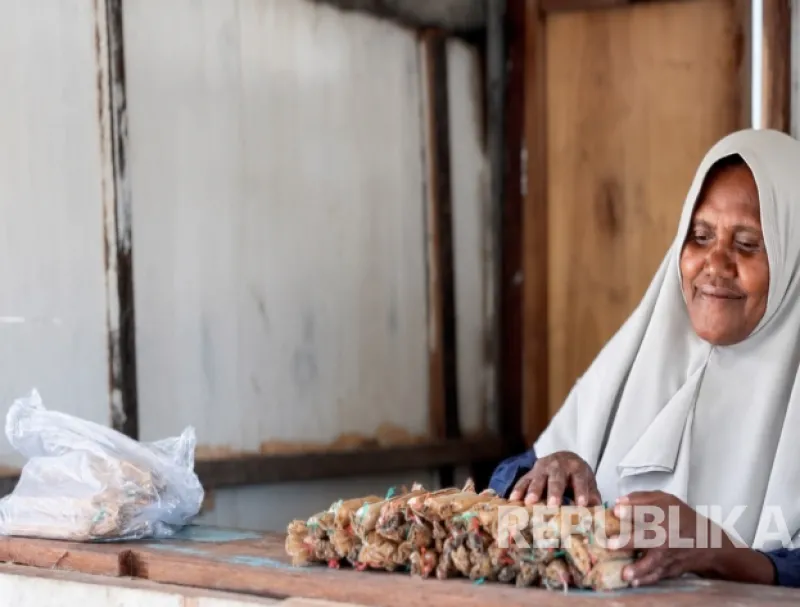 Perjuangan Ibu Ragaia di Pesisir Sorong: Dari Nasabah PNM Mekaar Menjadi Agen BRILink