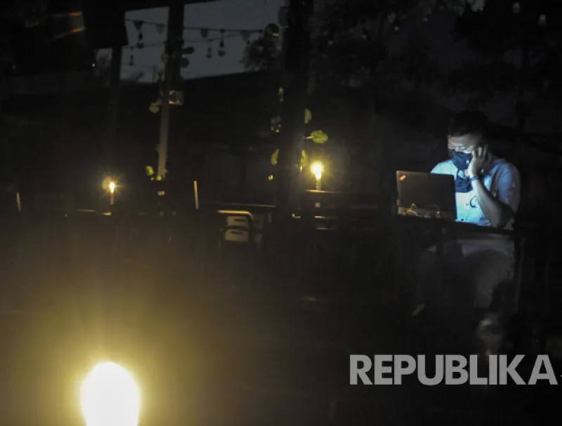 PLN Tegaskan Sistem Kelistrikan Jawa Beroperasi Normal, Bantah Isu Blackout