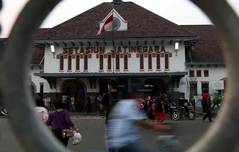 KAI Sediakan Stasiun Jatinegara sebagai Alternatif Naik Kereta Jarak Jauh dari Gambir