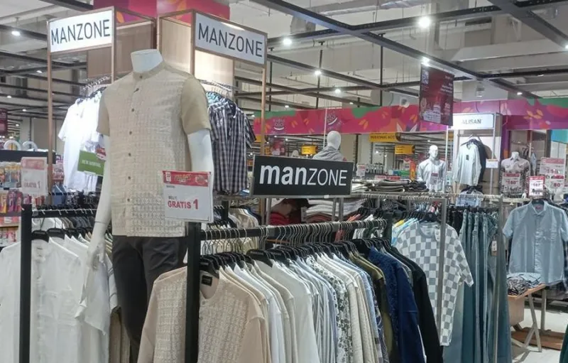 Transmart Full Day Sale Tawarkan Kemeja Pria Mulai Rp100 Ribu