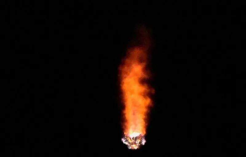 Bagian Roket SpaceX Diprediksi Tabrak Bulan Jelang Gerhana Matahari