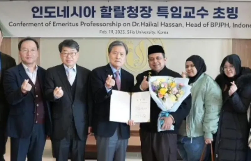 Kepala BPJPH Ahmad Haikal Hasan Dianugerahi Gelar Profesor Emeritus dari Universitas Korea Selatan