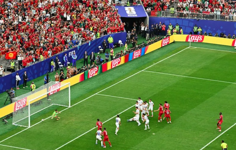 Gol Indah Nuno Mendes Berkat Tipuan Cristiano Ronaldo Bawa Portugal Unggul 2-0