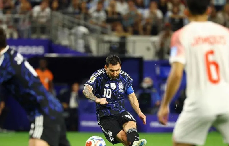 Scaloni Ungkap Alasan Messi Dicadangkan Melawan Yordania