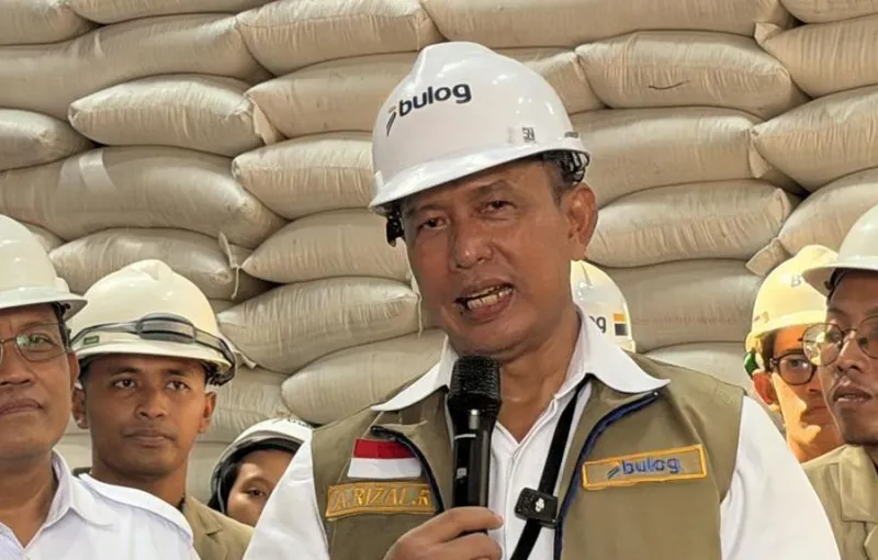 Bulog Pastikan Minyakita Berbau Solar Bisa Ditukar, PT KMR Hentikan Sementara Penugasan Pengemasan