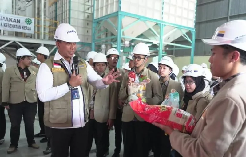 Bulog Buka Akses Edukasi Pengelolaan Cadangan Beras Pemerintah untuk Mahasiswa UGM