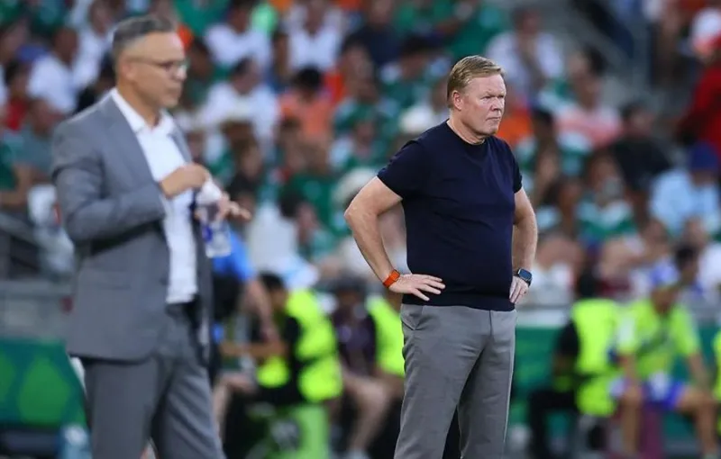 Ronald Koeman Pertahankan Keputusan Taktik Lima Bek Meski Belanda Tersingkir