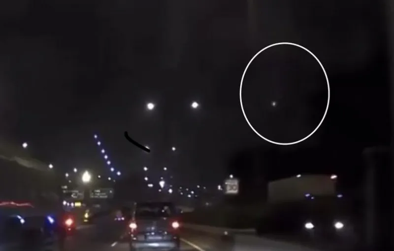 Pakar: Penampakan Benda Terang di Langit Tol JORR Hingga Jogja Diduga Meteor Superterang