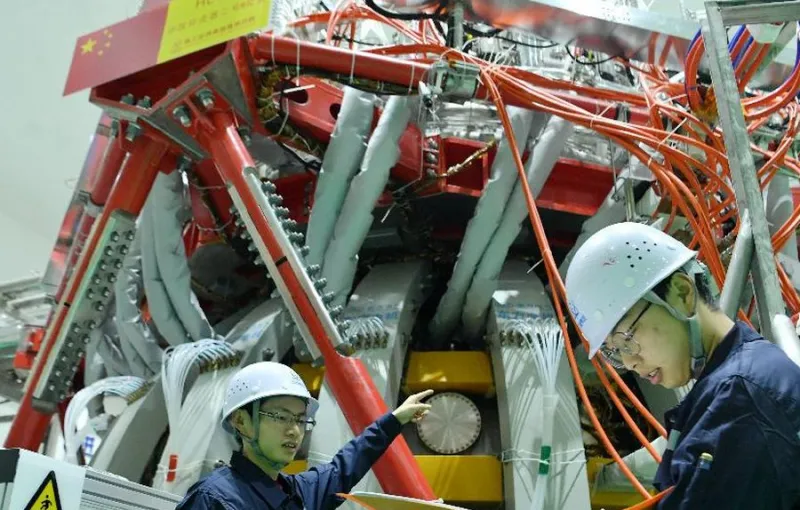 Reaktor Fusi 'Matahari Buatan' China Targetkan Produksi Listrik 2030