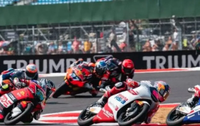 Veda Ega Pratama Meraih Poin di Moto3 Inggris 2026, Dapat Apresiasi dari Bos Honda Team Asia